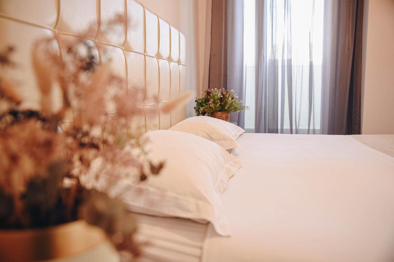 Cozy Rooftop Apartment - Your Home, Away From Home! Тирана Экстерьер фото
