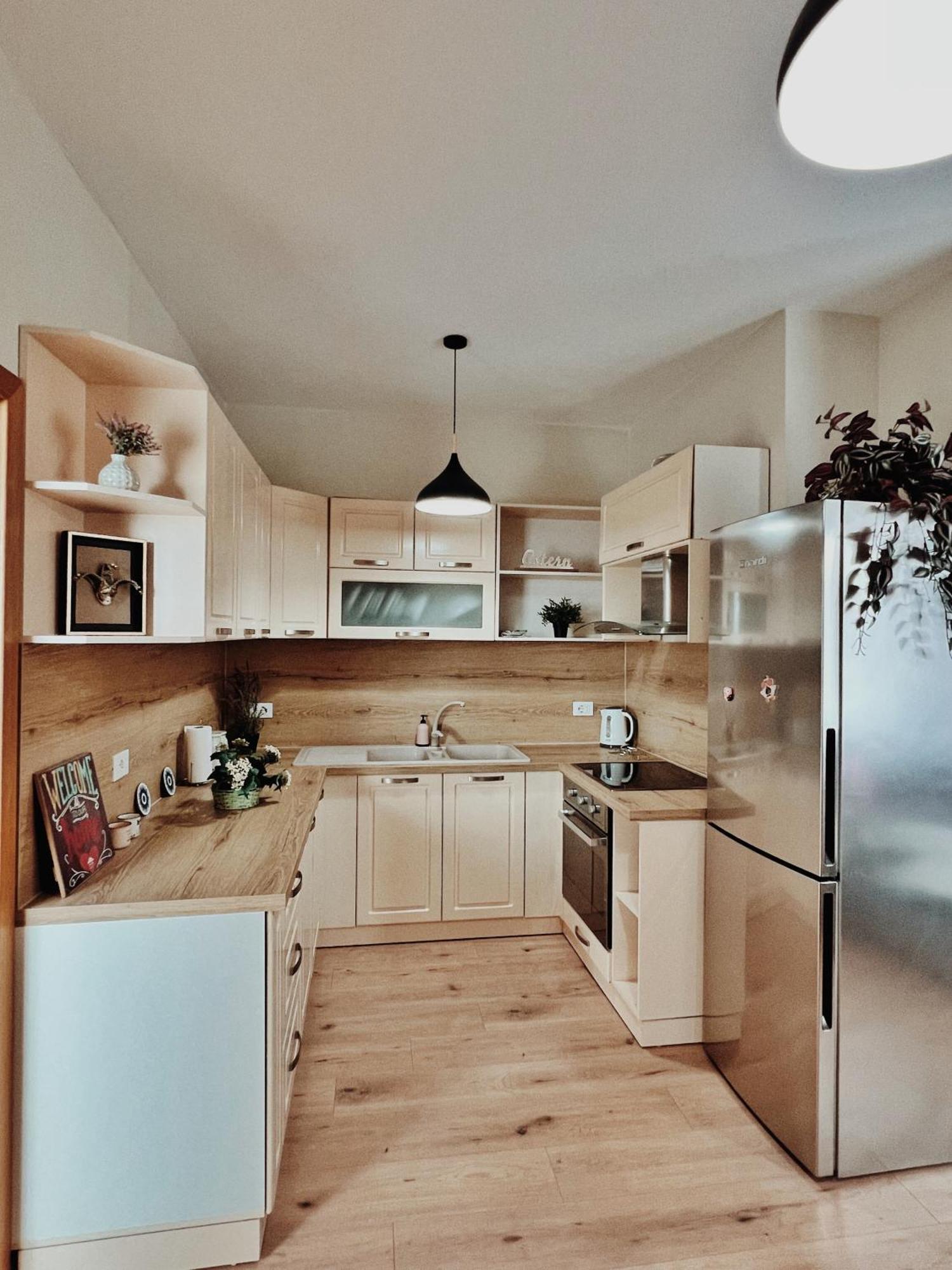 Cozy Rooftop Apartment - Your Home, Away From Home! Тирана Экстерьер фото